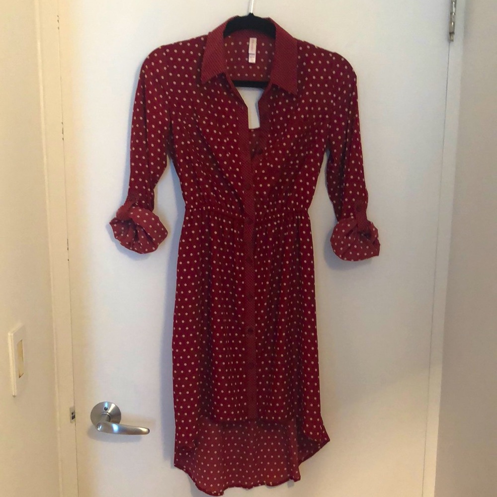 Polka dot, silky dress!